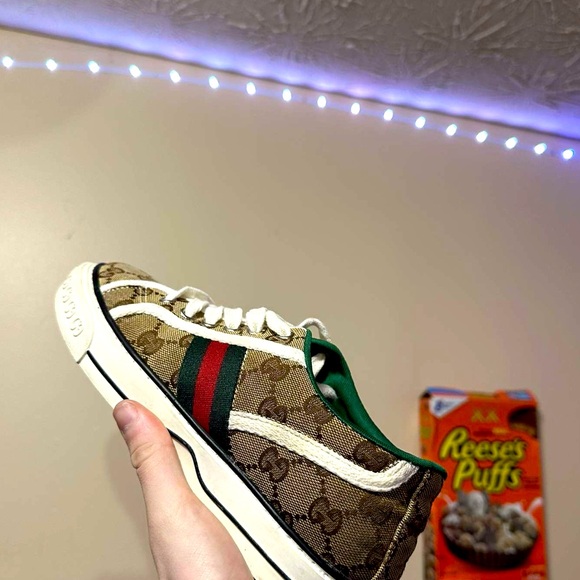 gucci tennis shoes (offers!!!) (very negotiable!!) - Picture 1 of 7